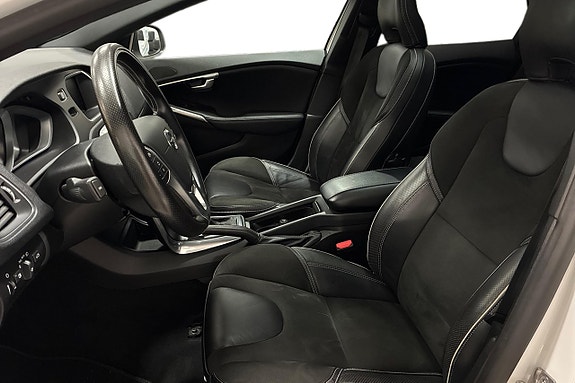 Volvo V40 13 of 22