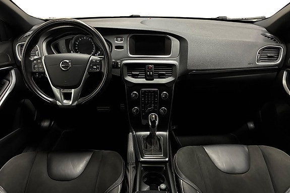 Volvo V40 12 of 22