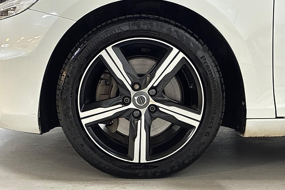 Volvo V40 11 of 22