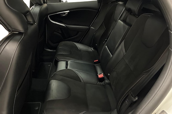 Volvo V40 14 of 22