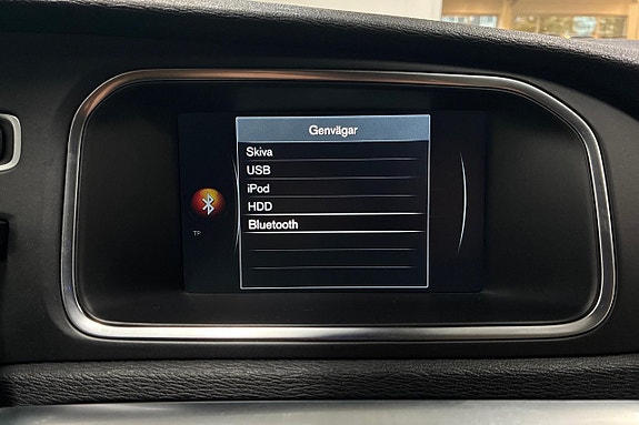 Volvo V40 Cross Country 21 of 30
