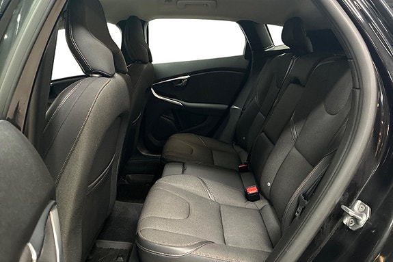 Volvo V40 Cross Country 14 of 30