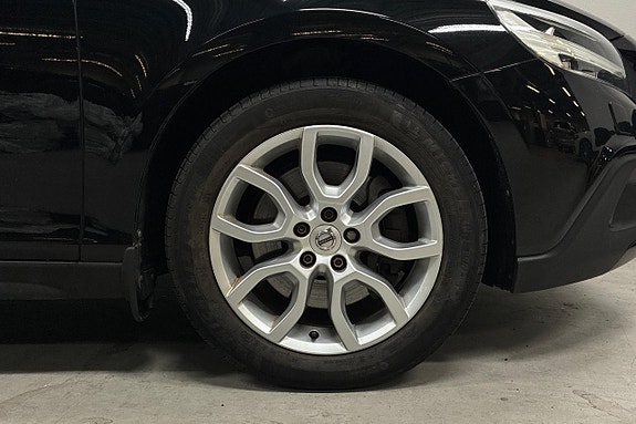 Volvo V40 Cross Country 11 of 30