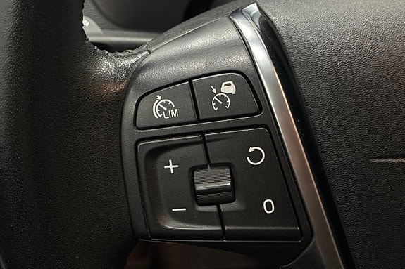 Volvo V40 Cross Country 24 of 30
