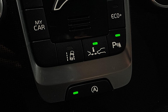 Volvo V40 Cross Country 25 of 30