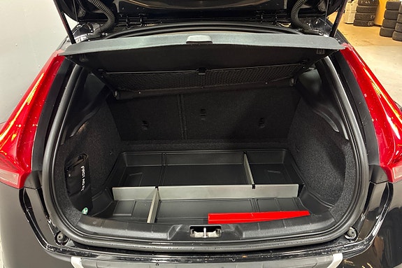 Volvo V40 Cross Country 10 of 30