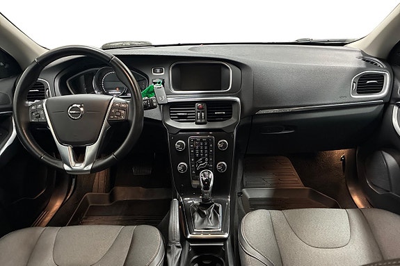 Volvo V40 Cross Country 12 of 30