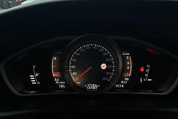 Volvo V40 Cross Country 17 of 30