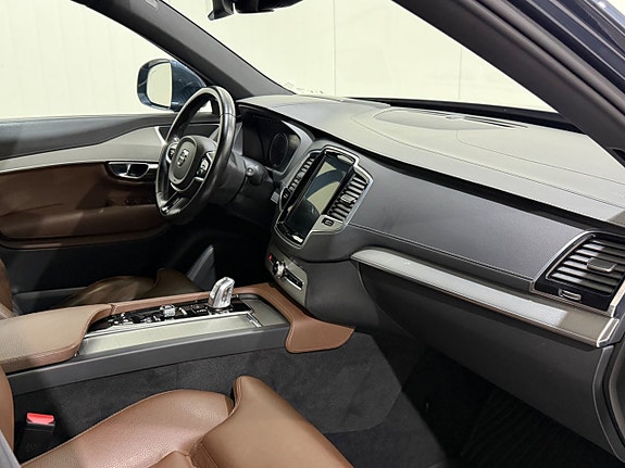 Volvo XC90 15 of 24