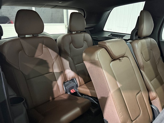 Volvo XC90 13 of 24