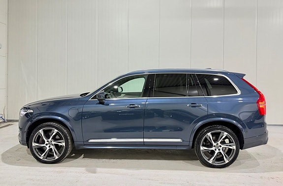 Volvo XC90 2 of 24
