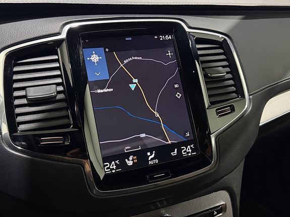 Volvo XC90 16 of 24