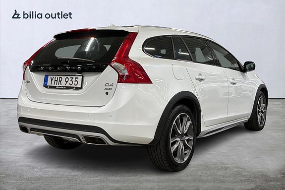 Volvo V60 Cross Country 6 of 26