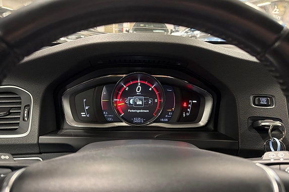 Volvo V60 Cross Country 18 of 26