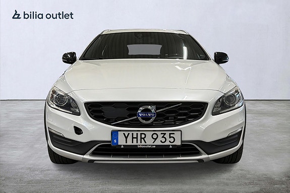Volvo V60 Cross Country 3 of 26