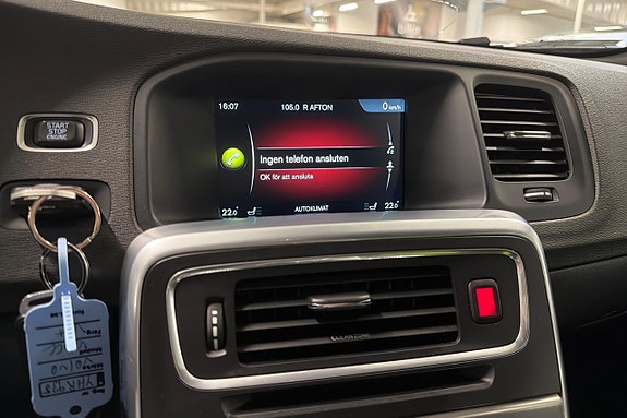 Volvo V60 Cross Country 21 of 26