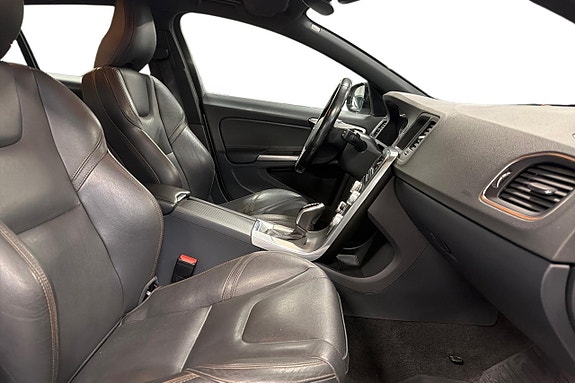 Volvo V60 Cross Country 15 of 26