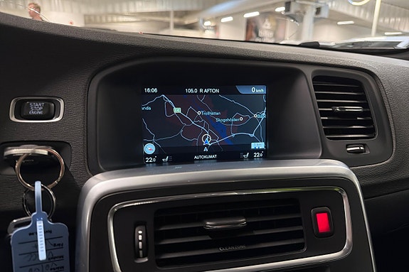 Volvo V60 Cross Country 20 of 26