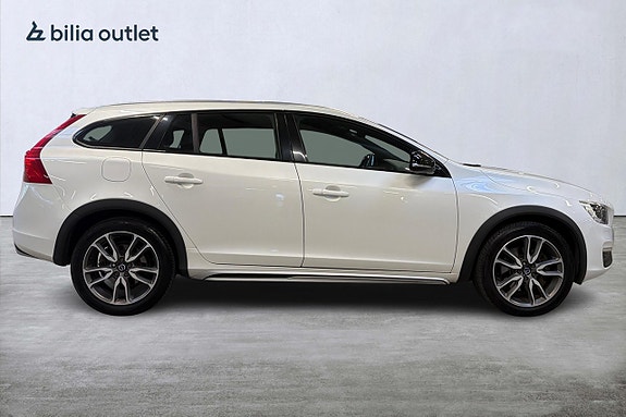 Volvo V60 Cross Country 5 of 26