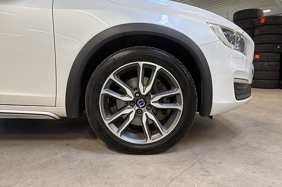 Volvo V60 Cross Country 11 of 26