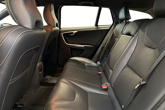 Volvo V60 14 of 27