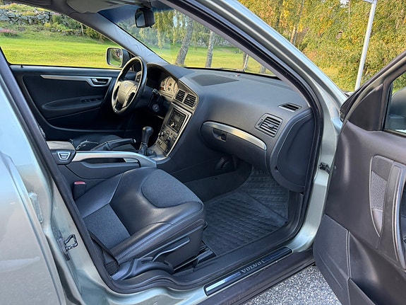 Volvo XC70 7 of 10