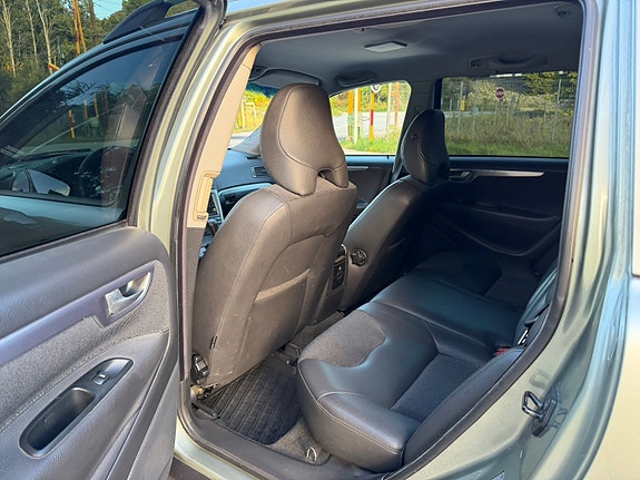 Volvo XC70 6 of 10