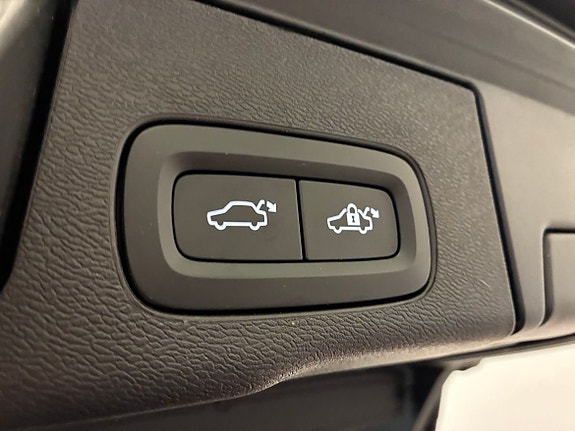 Volvo XC60 11 of 25