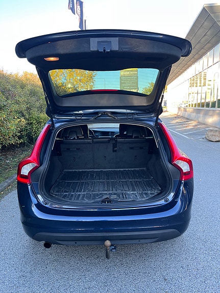 Volvo V60 3 of 5