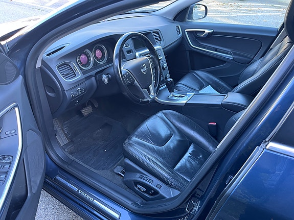 Volvo V60 5 of 5