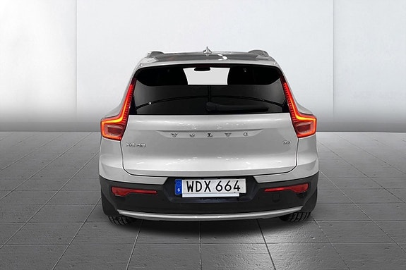 Volvo XC40 7 of 21