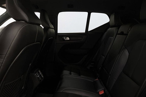 Volvo XC40 13 of 21