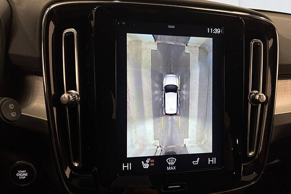Volvo XC40 17 of 21
