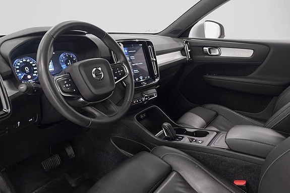 Volvo XC40 10 of 21