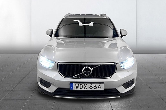 Volvo XC40 3 of 21