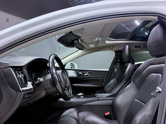 Volvo V60 4 of 21