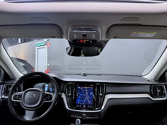 Volvo V60 2 of 21
