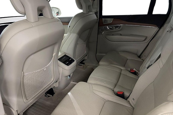Volvo XC90 21 of 24