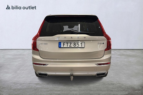 Volvo XC90 8 of 24