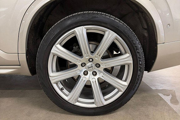 Volvo XC90 6 of 24