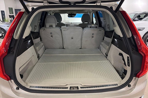 Volvo XC90 22 of 24