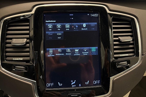 Volvo XC90 16 of 24