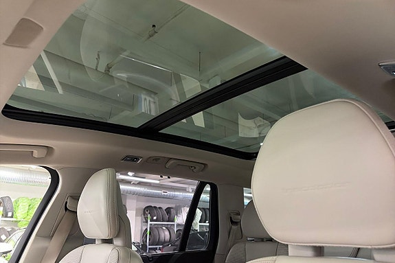 Volvo XC90 17 of 24