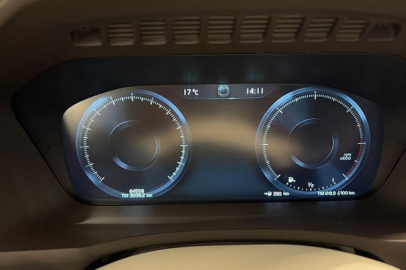 Volvo XC90 14 of 24