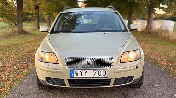 Volvo V50 2 of 15