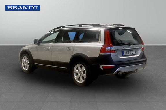 Volvo XC70 2 of 11