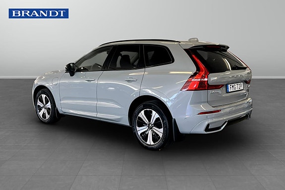 Volvo XC60 2 of 9
