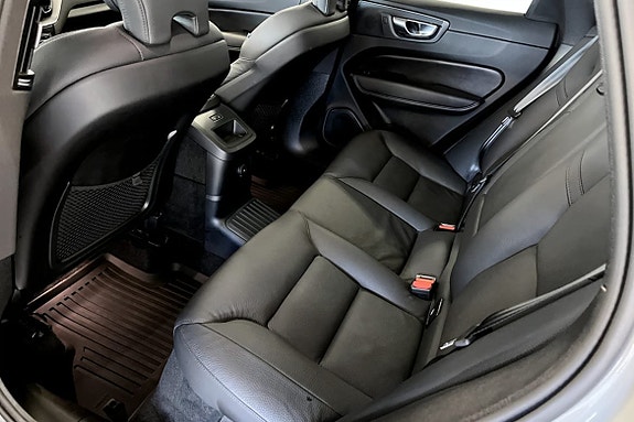 Volvo XC60 8 of 9