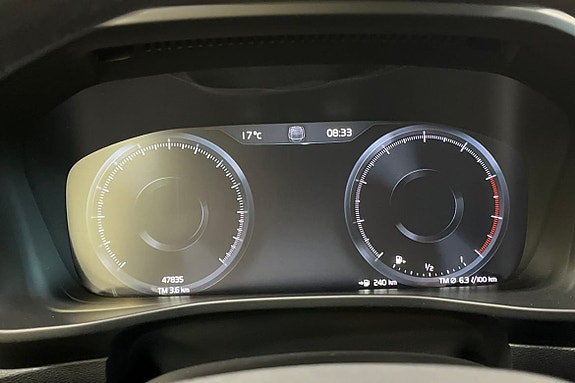 Volvo XC40 11 of 13