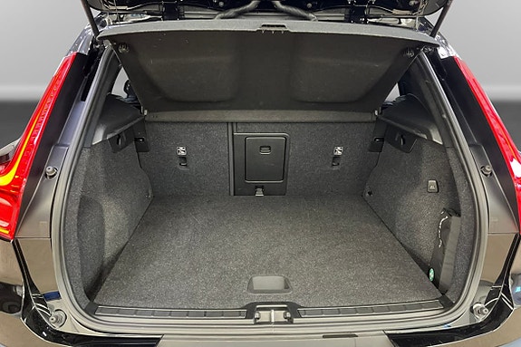 Volvo XC40 13 of 13